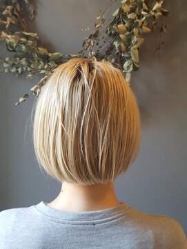 ペネロープ(Penelope) ノンブローでキマる　ボブ！　遠藤至