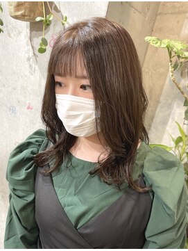 マノハル(MANOHARU) 前髪パッツン透けバング　韓国風ヨシンモリ外ハネデジタルパーマ