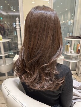 ザックラフィネ(ZACC raffine) レイヤーカット/ブラウンカラー/くびれ巻き/髪質改善カラー