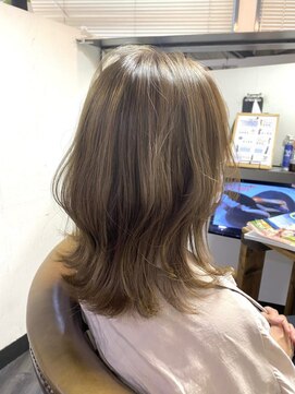 カミケン 方木田店(kamiken.) くびれミディアム×ベージュカラー【カミケン方木田】