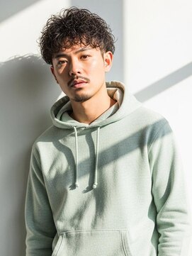 カリネバイフィエル(CALINER by Fier) メンズパーマ◎無造作カールアップバング