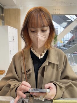 イェッカ(YECCA) オレンジベースにベージュデザイン