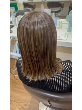 キャパ(CAPA) 外ハネ ボブ ハイライト ベージュ 茅ヶ崎