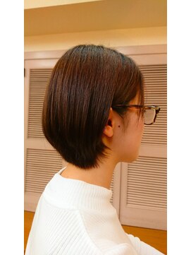 ビューティーサロンみさき ストレートパーマで艶サラショートボブ♪