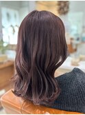 ピンクベージュ