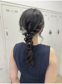 セミロング編みおろしヘアアレンジ