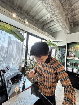 ビハインドザカーテン(BEHIND THE CURTAIN) メンズショート×ニュアンスパーマ