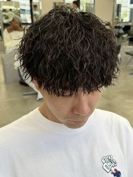 ウェイビーエフティフィフス 横浜西口(WAVEY ft.fifth) 横浜メンズパーマ波巻きツイストスパイラルニュアンスサーフ40代