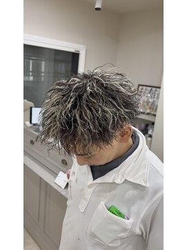 ラナン(Ranun) 短髪×メッシュ×ツイストパーマ