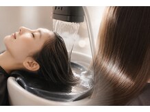 髪がキレイな人は、頭皮からケアを始めています。