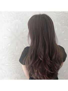 エメラ ヘア ドレッシー(EMERA hair Dressy) ココアグレージュな上品カラーで艶髪を叶える…