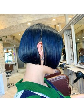 シャル 辻堂(shalu) ツーブロックボブ×ディープブルー逆インナーカラー