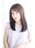 顔周りレイヤーのカジュアルストレート