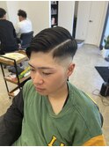 スキンフェード×サイドパート