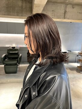 リール(rire) デザインカラーレイヤーカットウェットヘア夏オリーブベージュ