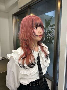 レコ 渋谷(LECO) ベビーピンクとブラックのデザインカラー