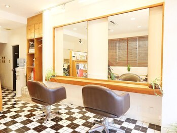ジェンナ ヘアー(Jenna Hair)の写真/閑静な住宅街にある《Jenna Hair》♪お洒落でありながら落ち着きのある雰囲気でリラックスして過ごせる＊
