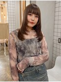 顔まわりミディアムレイヤーカット20代