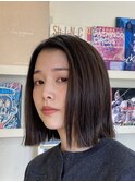 パツッと切りっぱなしクールストレートワンレングスボブ前髪なし