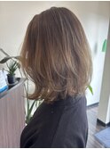 レイヤーカット。自然なストレート。