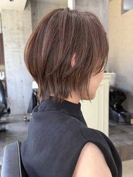 ザシー オモテサンドウ(The C) 外ハネショートボブ◎明るめ白髪ぼかしカラー
