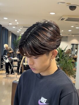 アウラ(AURA) フェザーショート/フェザーパーマ/ラウンドマッシュ/ショート