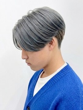 ミヤビ(MIYAVI) 毛流れのセンターパート