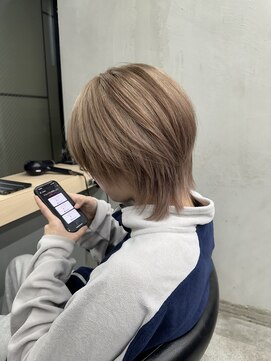 ギークス(GEEKS) 【GEEKS渋谷】シースルーマッシュウルフ/ベージュ/中性ウルフ
