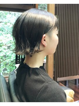 美容サニー 外ハネ×チラ見せ刈り上げ♪