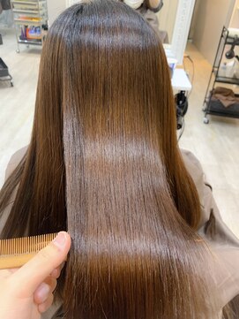 ジーナ 新宿(Zina) 髪質改善縮毛矯正【ジーナ新宿　岩本　多矢】