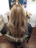 モニカ(Monica)&nbsp;ハイライト、ローライトでミルクティーアッシュ☆