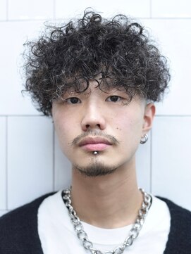 メリケンバーバーショップ コウベ(MERICAN BARBERSHOP KOBE) ハードツイスパスキンフェードメッシュマッシュ