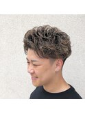 ハイライトカラーで爽やかかきあげモテるツーブロックスタイル