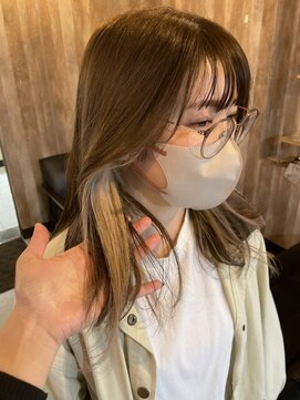アルム(hair salon Alum) インナーカラー オリーブベージュ ふんわりレイヤースタイル