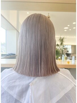 ユートゥイーズ つくば(U too e's) blond milk tea beige 寺沢　颯