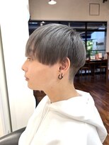 ルーム(Room)&nbsp;刈り上げマッシュ/ツーブロック爽やかヘア/シルバーカラーメンズ