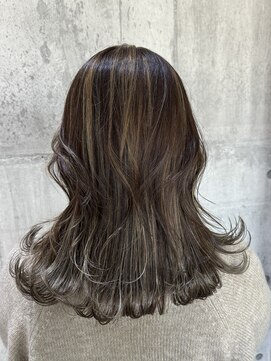 プラスイズム(PLUSISM) ミディアムレイヤーハイライト