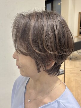 ハーツ(Heart's) 大人ショート×白髪ぼかしハイライト　40代50代60代