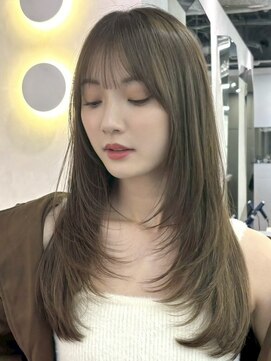 ファルベ(Farbe) 黒髪/オリーブグレー/小顔に見せるヘア/ココアベージュ/レイヤー