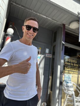 バッドバーバー 沖縄那覇(BADBARBER NAHA) スキンフェード/バーバースタイル/アップバング