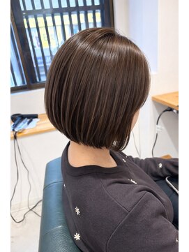 アクア(AQUA) ナチュラル白髪ぼかしハイライトボブ