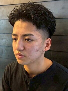 ディスイズバーバーセカンド(THIS IS BARBER 2nd) スペインカール スパイラルパーマ アップバング ツーブロック