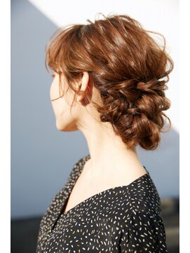 フィガロ アヴェダ(FIGARO AVEDA) 【figaro】大人可愛いアレンジスタイル