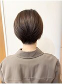 ぱつんと前下がりショート