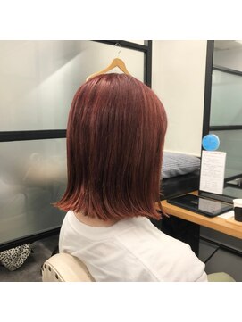 ナンバー アリア 三軒茶屋(N° aria) 《三軒茶屋 Aria》じゅわっとピンクオレンジ×切りっぱなしボブ