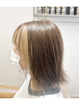 キキ(kiki) イヤリングカラー+外ハネボブ