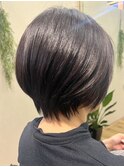 くびれの束感ショート