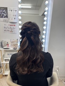 エメティ(Aimerty) ハーフアップのリボンアレンジ♪