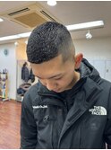 パンチパーマ 濡れパン スキンフェード バズカット アイパー