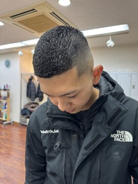 メンズ美容室 タカミ パンチパーマ 濡れパン スキンフェード バズカット アイパー